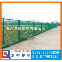 苏州企业围墙护栏网 苏州企业围栏网 龙桥厂绿色网片钢板网